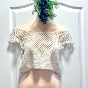 🌸3 for $20 NWT Forever 21 Crochet top Halter Crop Top Off-White Size L